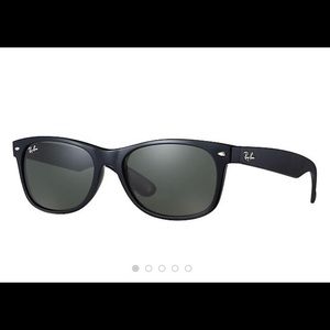 New Ray-Ban Wayfarer Classic